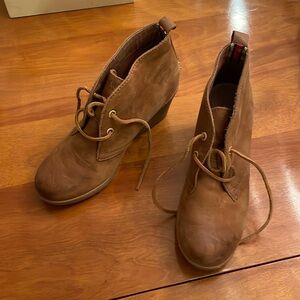 Sperry Women’s Harlow Wedge Bootie